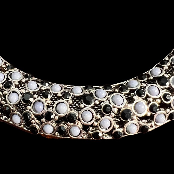 Round Pendant Necklace - Picture 6 of 11